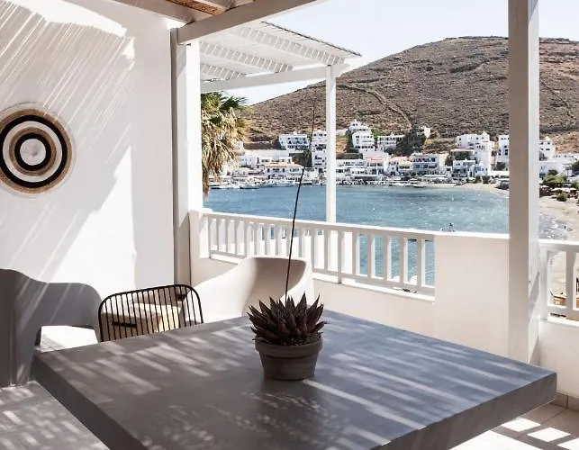 Cactus Kythnos Hotell